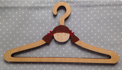 Cintre bois fille 20cm