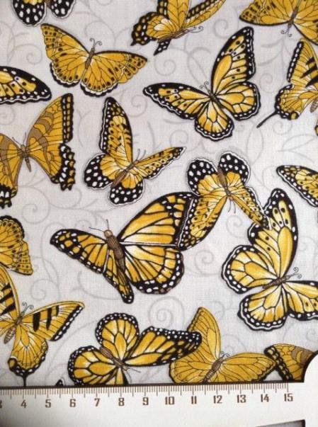 Tissu patch papillon sur fond gris 2