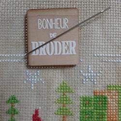 Aimant Porte Aiguilles 'Bonheur de Broder' en Blanc