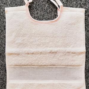 Bavoir bebe a broder rose poudre grand modele 30x34 cm rico design 740221 70