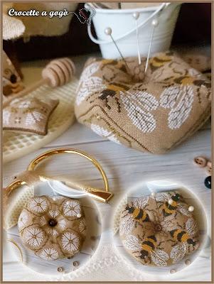 Bee biscornu crocette a gogo 1