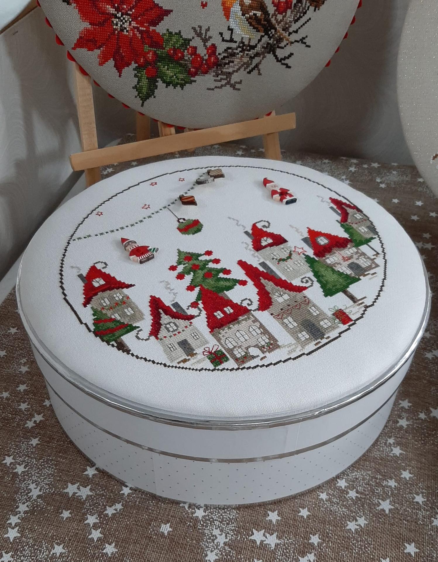 Boite cadeau ronde blanche et argent rico design 99001 67 34 4