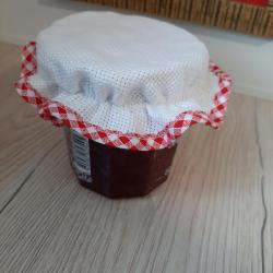 Chapeau de Pot Confiture à Broder Aïda Vichy Rouge