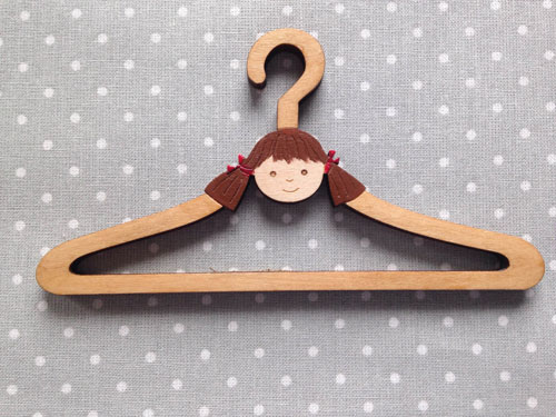 Cintre bois fille 10cm
