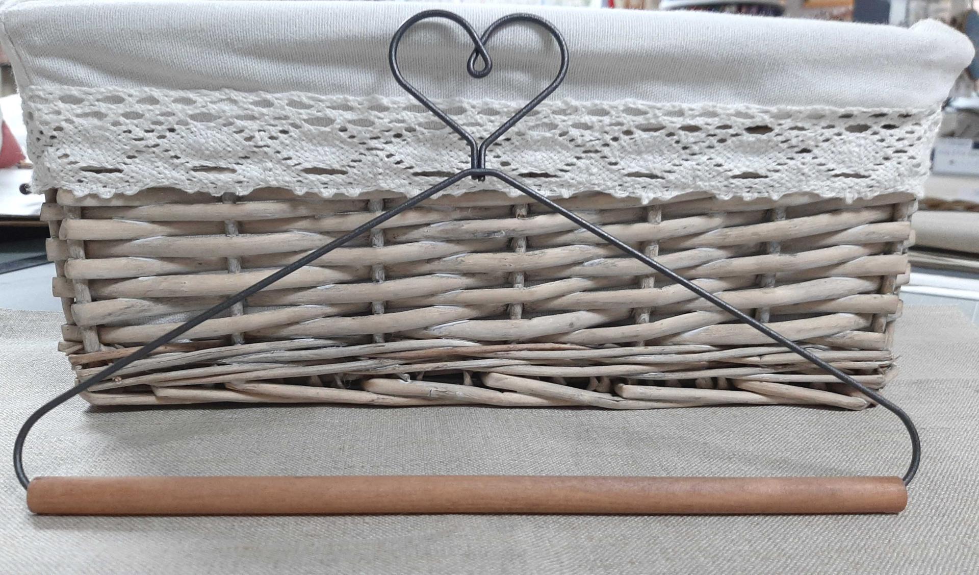 Cintre en metal bois coeur 23 cm