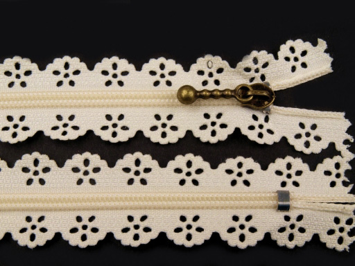 Fermeture a glissiere dentelle beige