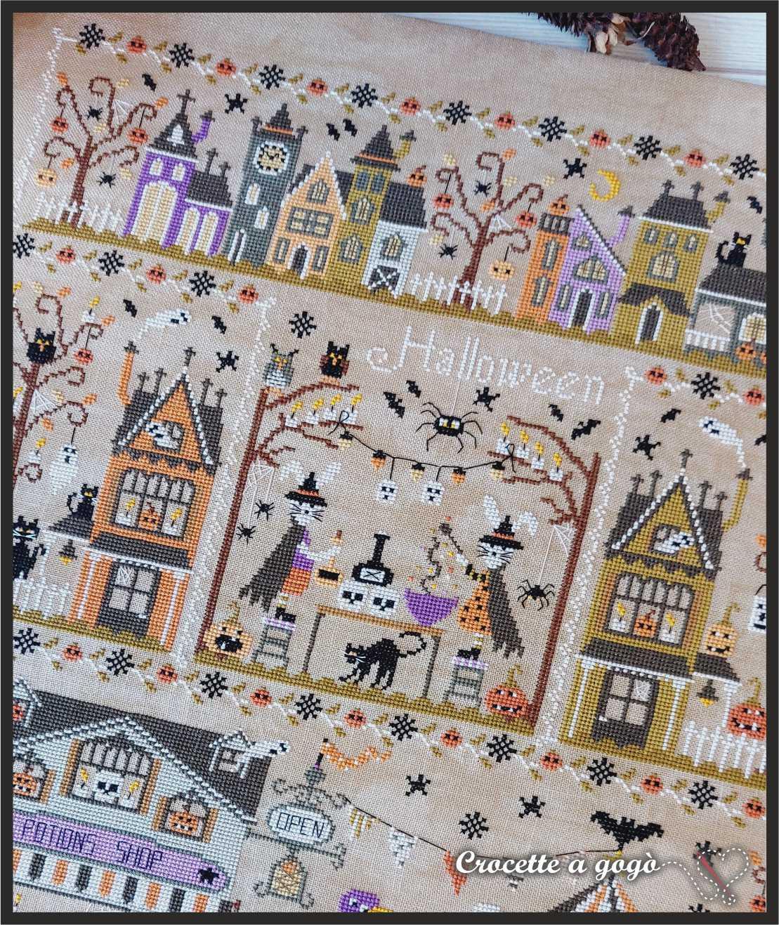 Halloween in citta fiche de point de croix crocette a gogo 7