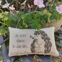 Herisson je suis dans le jardin fiche de broderie le lin d isabelle