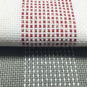 Lisere or et rouge blanc et