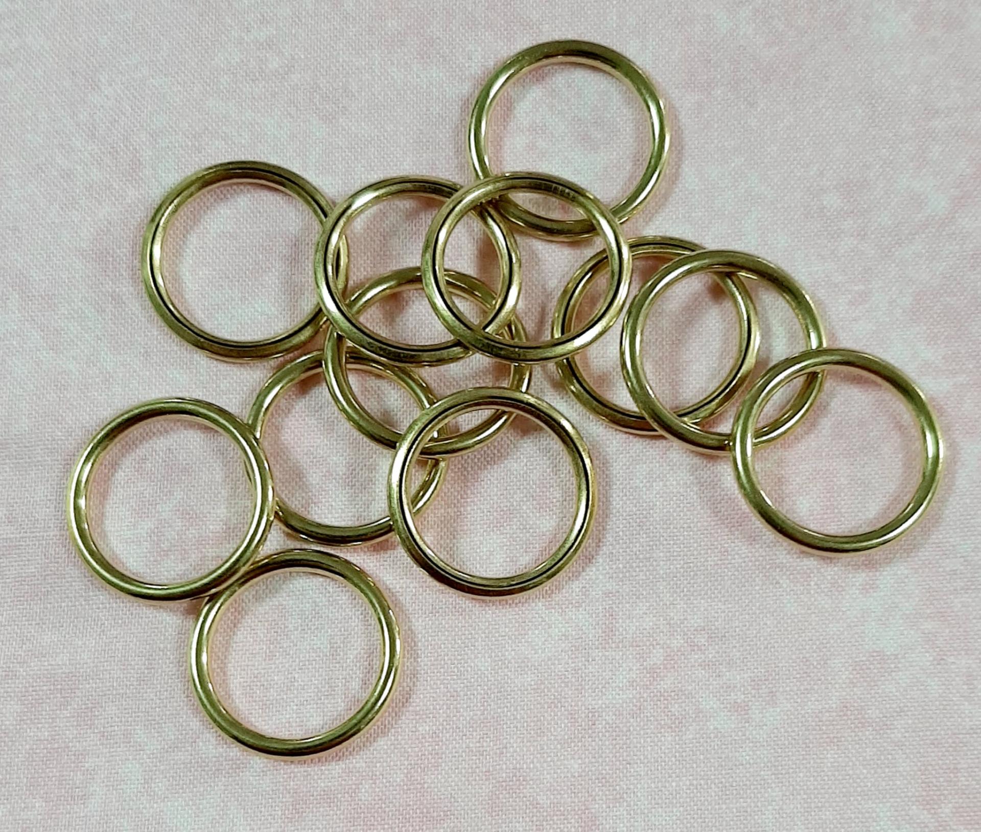 Lot de 12 anneaux creux en laiton 1823 mm prym 521114