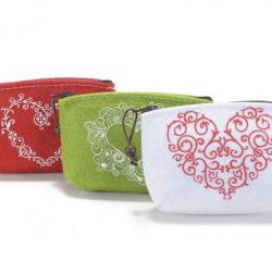 Trousse en feutrine de noël, en rouge, blanche et verte