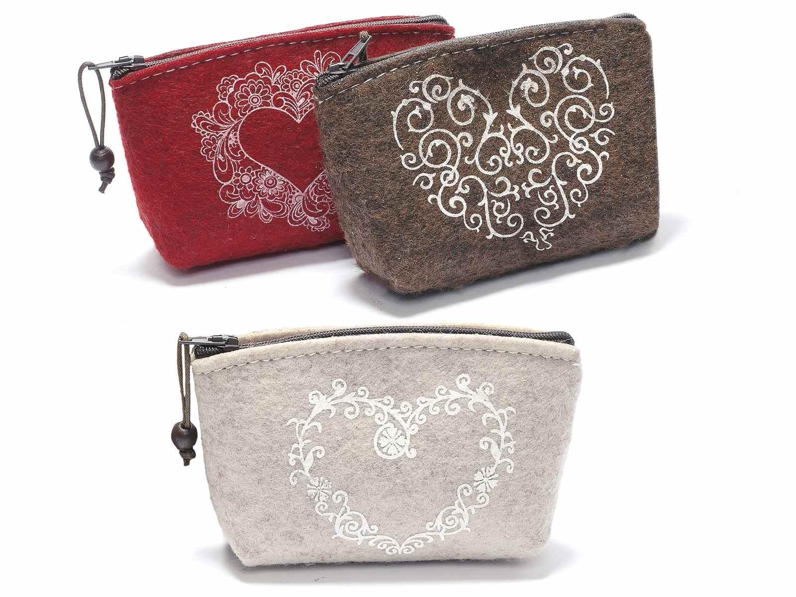 Porte monnaie en feutre a decor de coeur