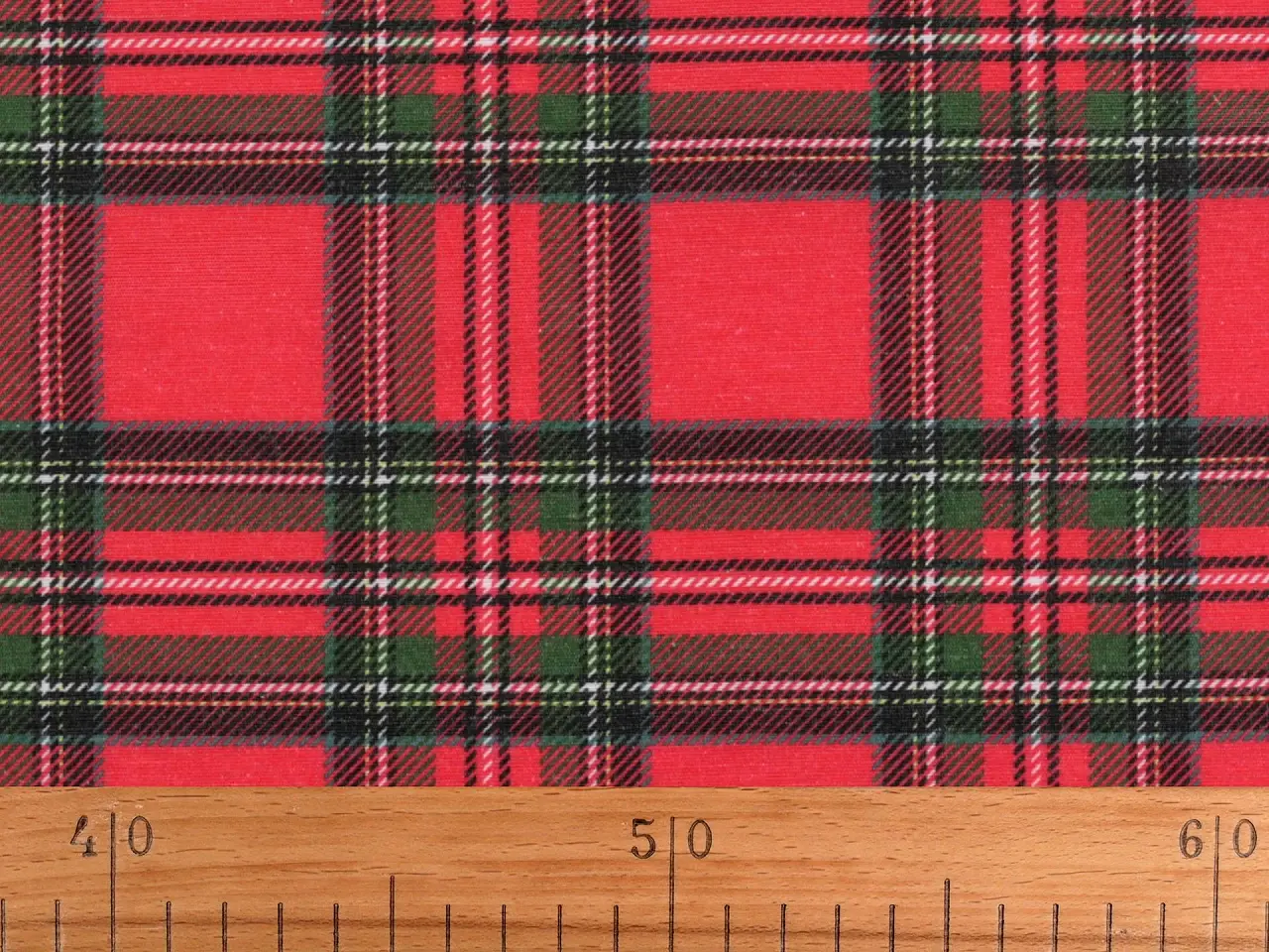 Tissu ecossais tartan rouge en 160 cm 2