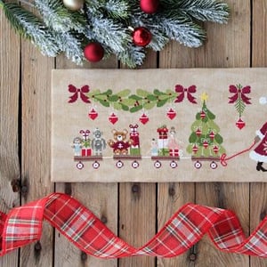 Un chargement de jouets ac argo des jouets fiche ou kit de point de croix madame chantilly